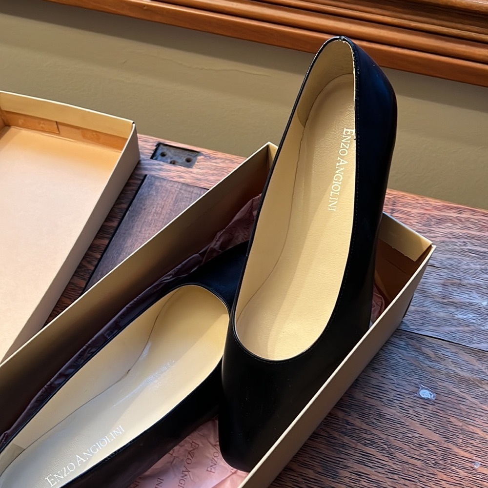 Black Enzo Angiolini flats